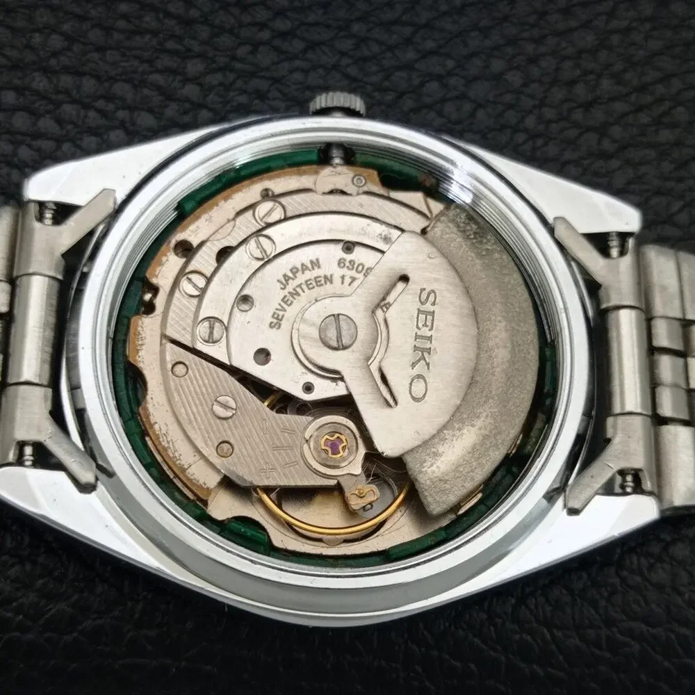 Vintage 1971 Seiko Automatic Mens Silver Watch W/daydate & Red Accents